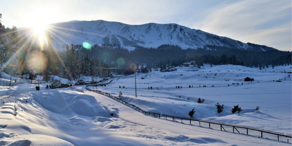 Best Honeymoon Destinations In India - Gulmarg, Jammu & Kashmir