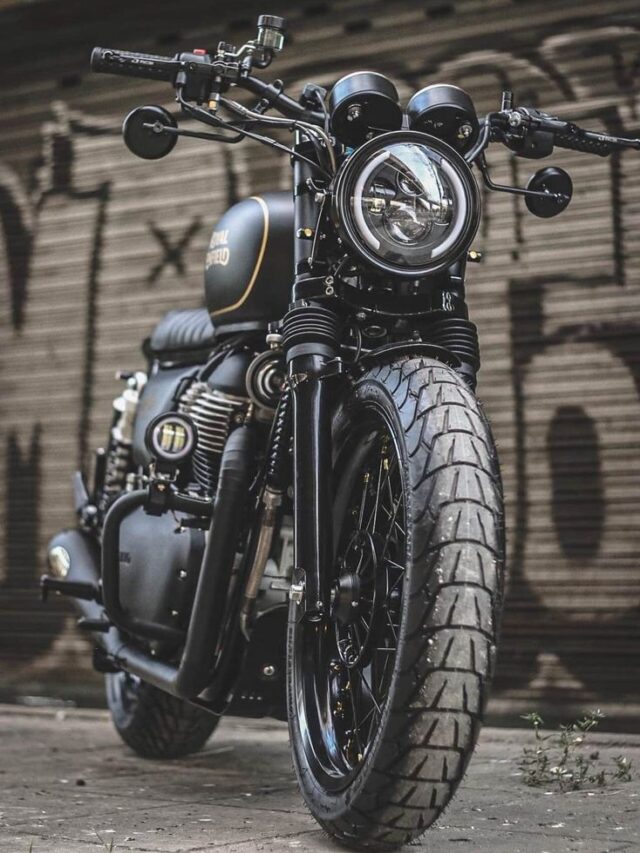 Custom Royal Enfield Interceptor 650 Looks Stealthy In Black & Gold